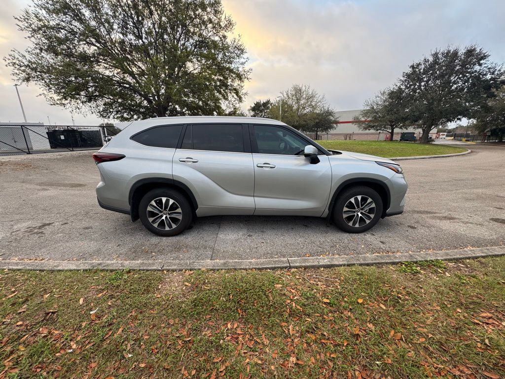 2024 Toyota Highlander XLE 6