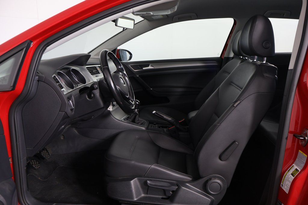 Thumbnail: 2015 Volkswagen Golf - 8