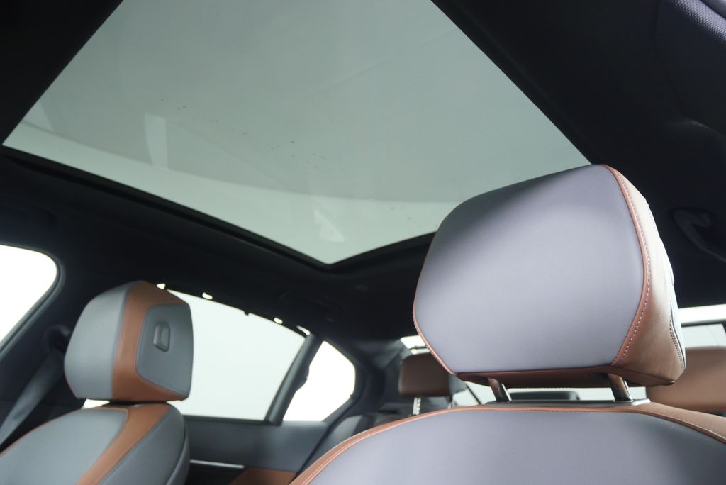 Thumbnail: 2025 BMW i5 - 12