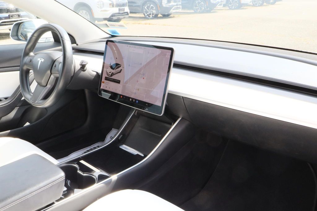 2018 Tesla Model 3 Long Range 29