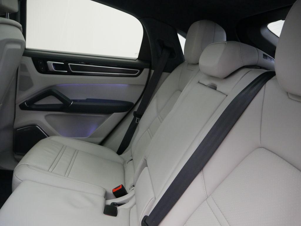 Thumbnail: 2023 Porsche  - 25