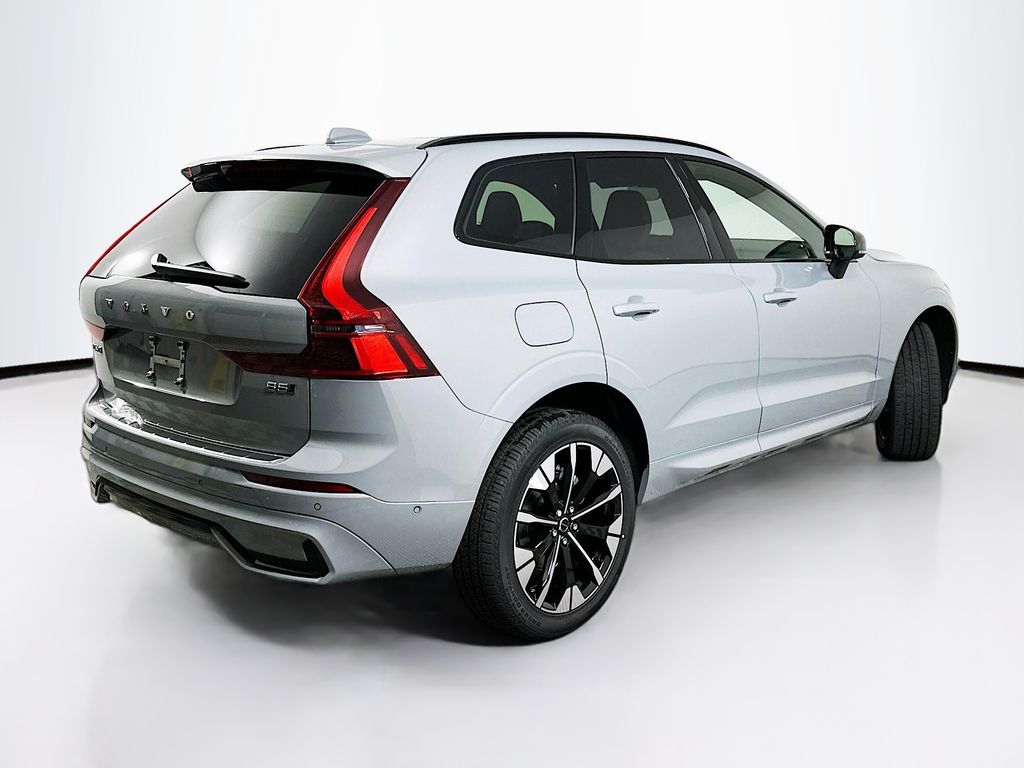 2026 Volvo XC60 Plus - Photo 7