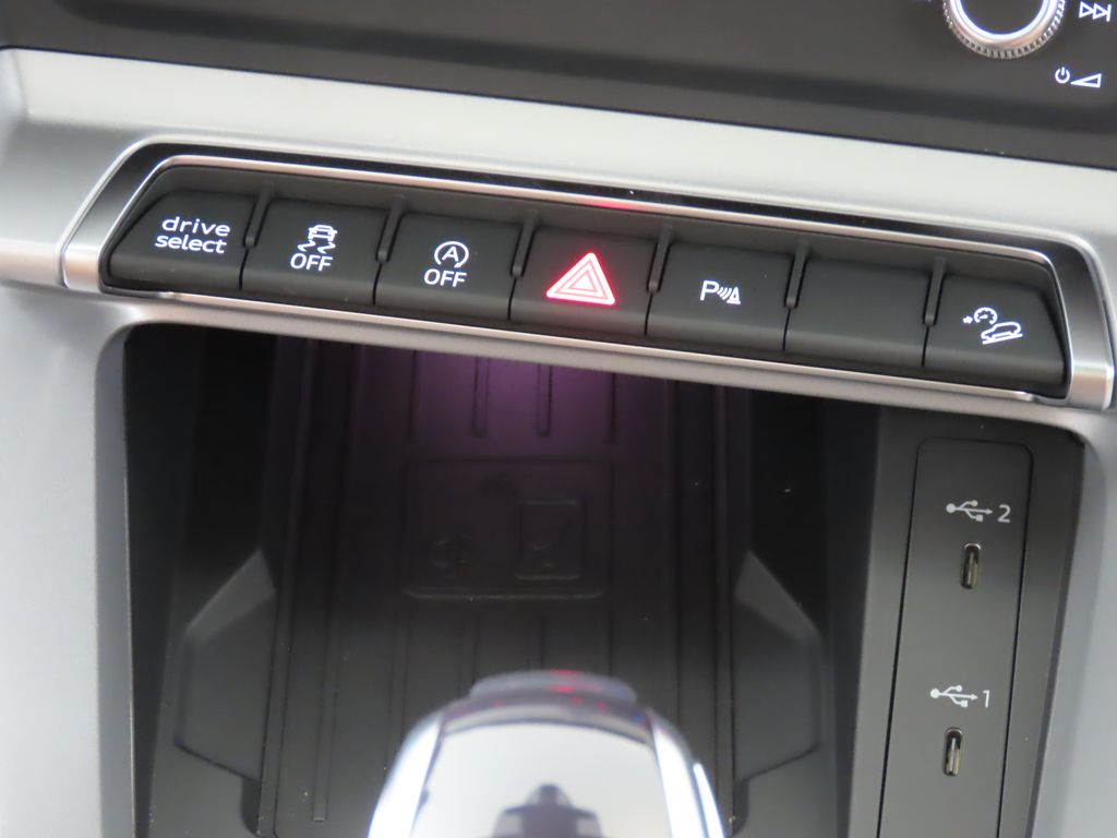 Thumbnail: 2025 Audi Q3 - 22