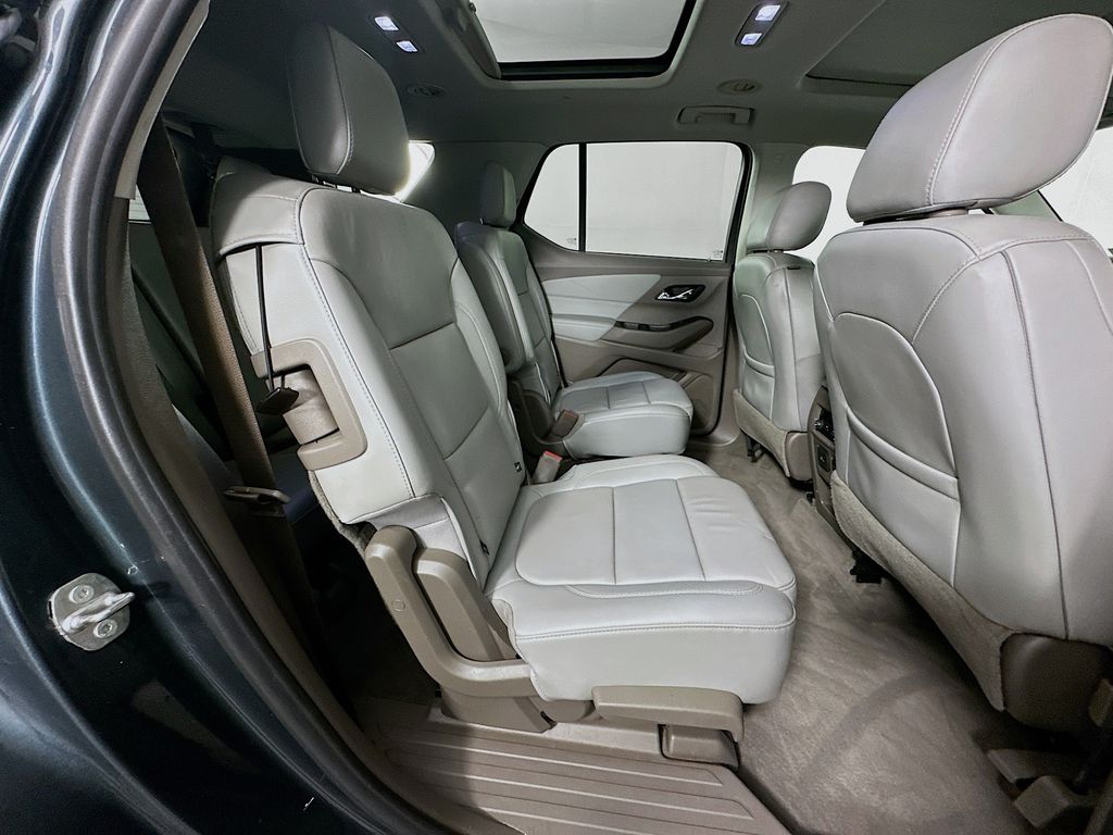 Thumbnail: 2018 Chevrolet Traverse - 29