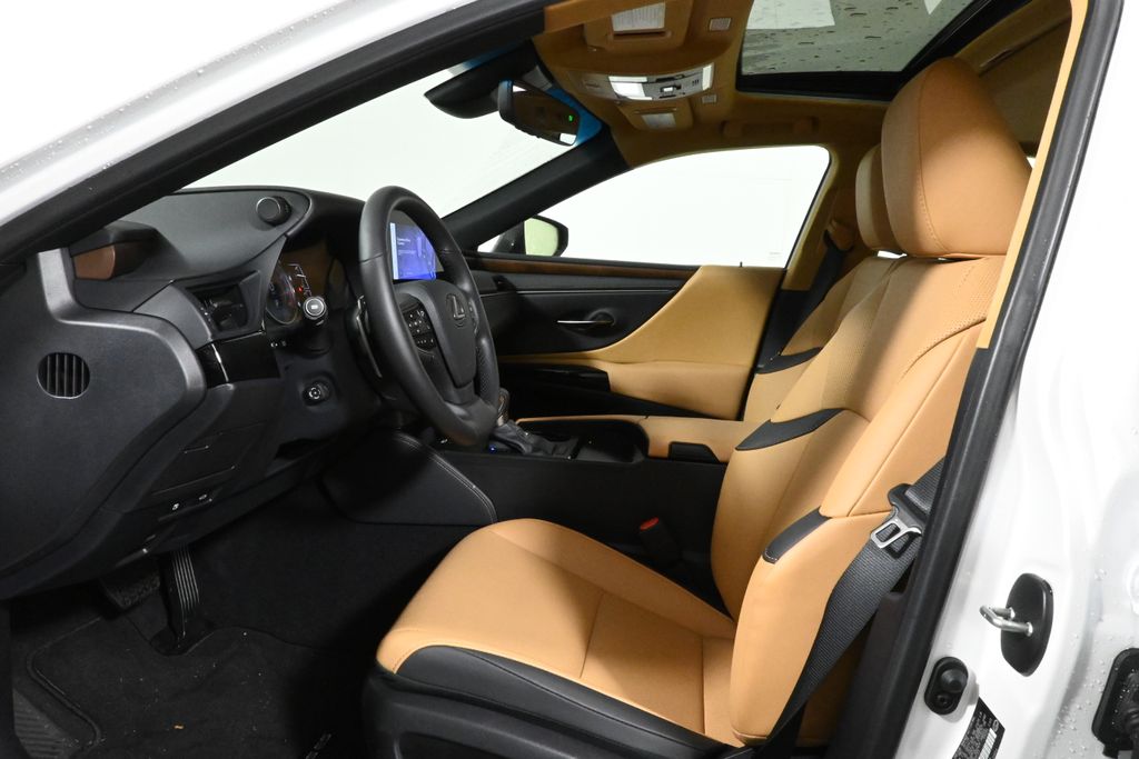 Thumbnail: 2025 Lexus ES - 3