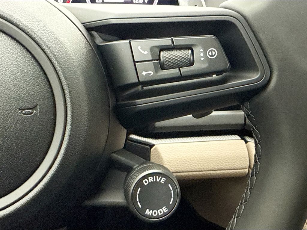 Thumbnail: 2026 Porsche Panamera - 15