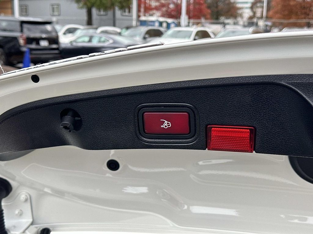 Thumbnail: 2021 Mercedes-Benz C-Class - 30