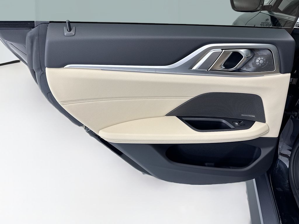 Thumbnail: 2026 BMW i4 - 25