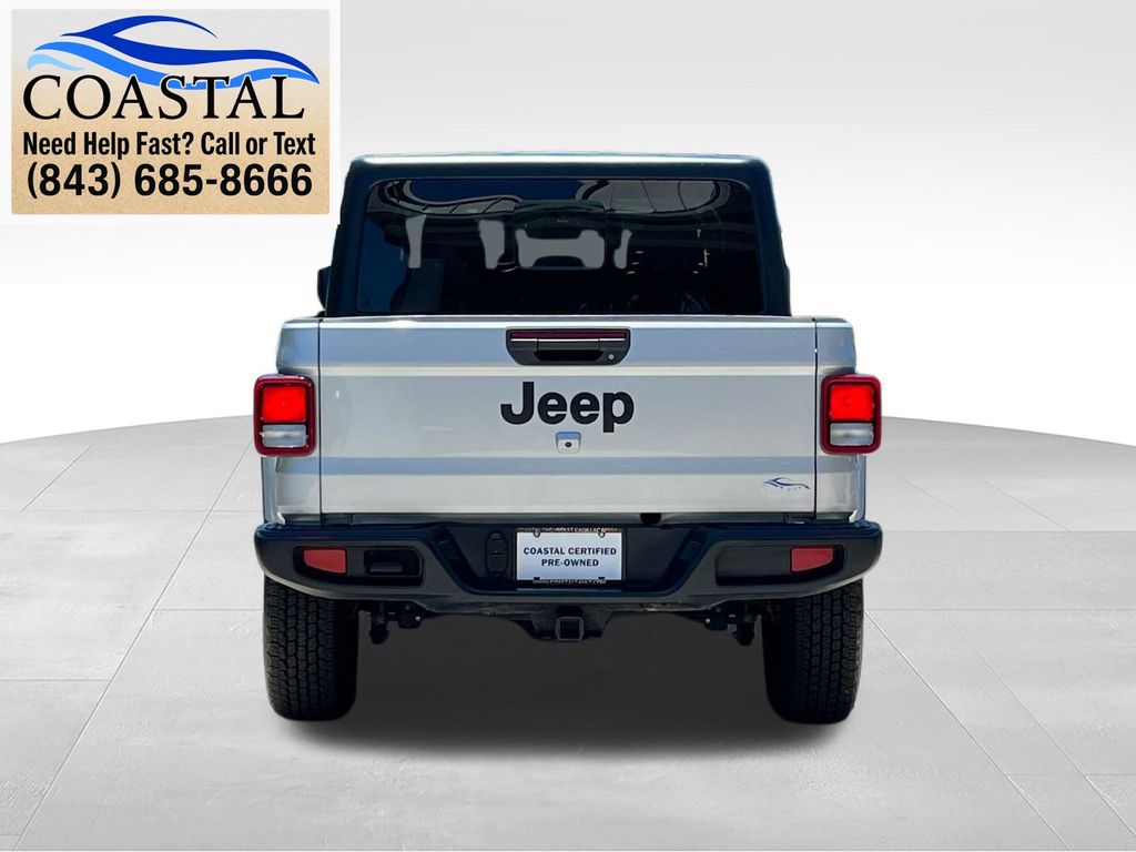 2022 Jeep Gladiator Altitude Silver at Bob King Buick GMC