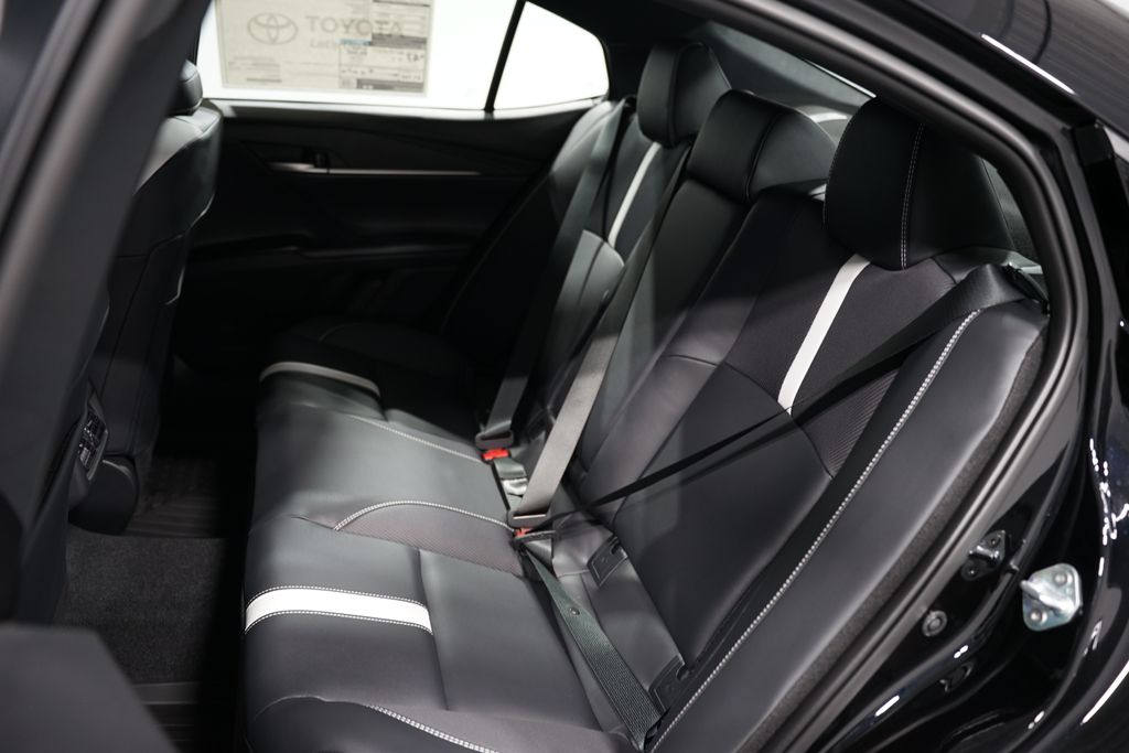 2025 Toyota Camry SE 30