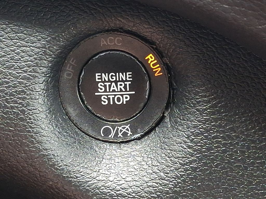 2019 Jeep Cherokee Limited Silver at Subaru and VW of Moon Township