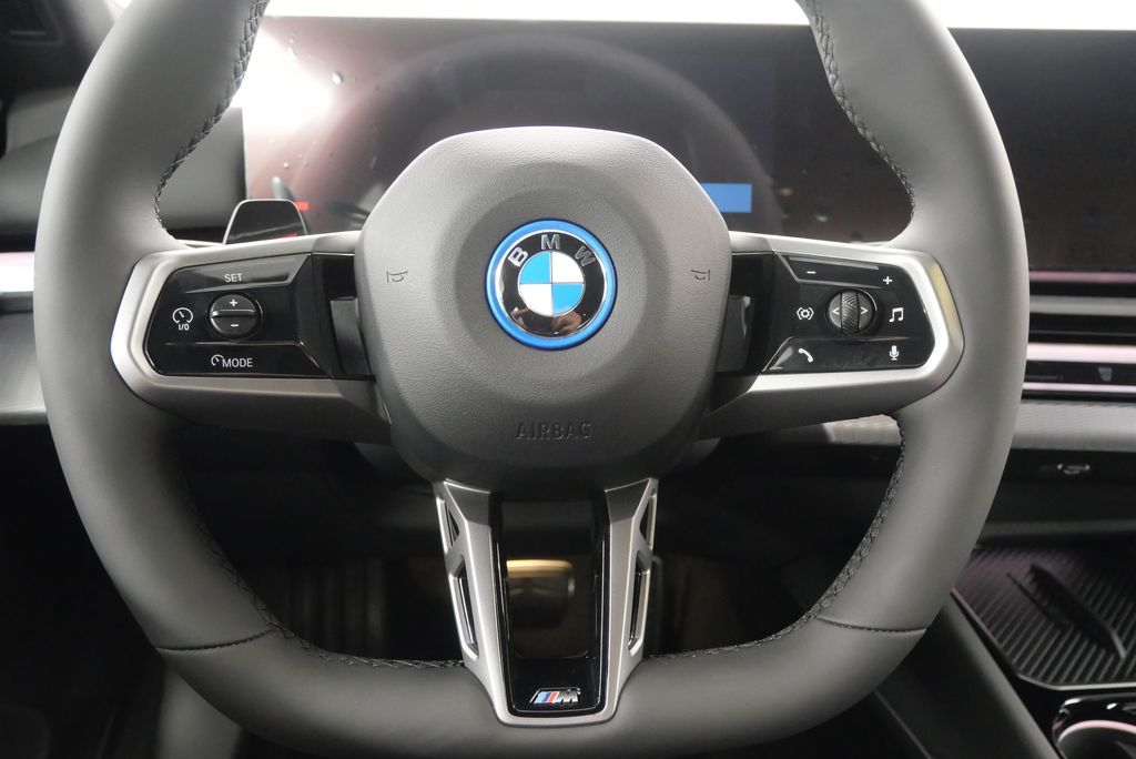 2025 BMW i5 eDrive40 21