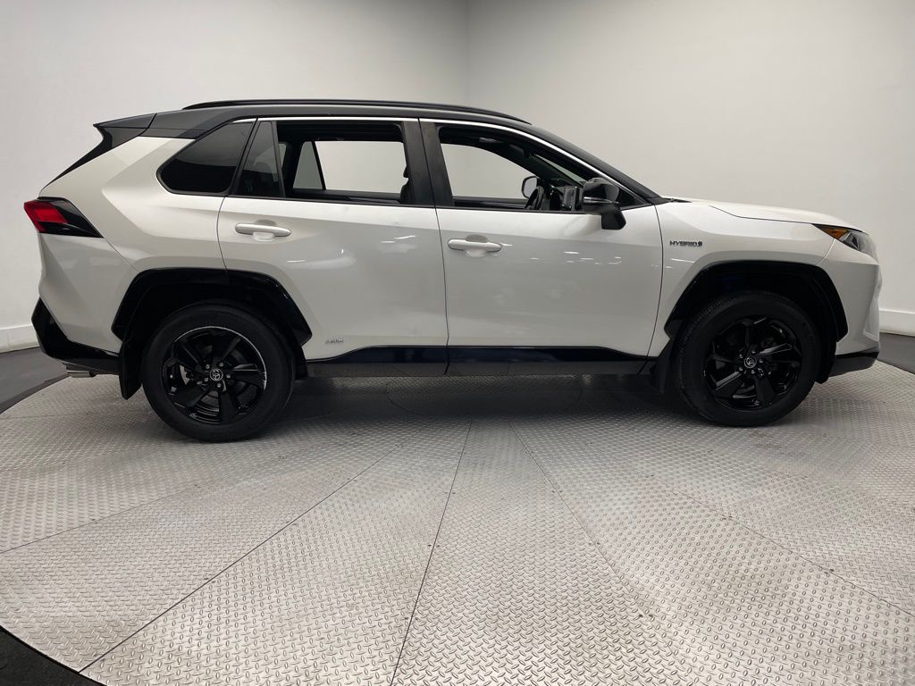 2019 Toyota RAV4 XSE 4