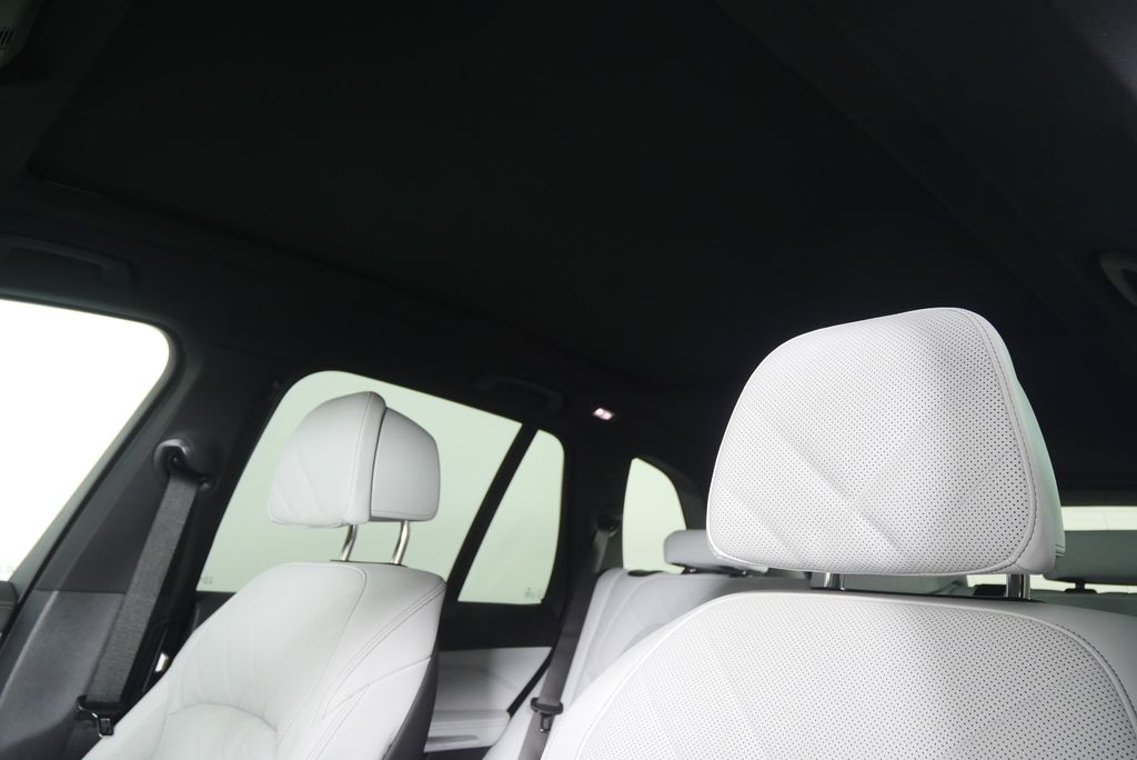 Thumbnail: 2026 BMW X5 - 11