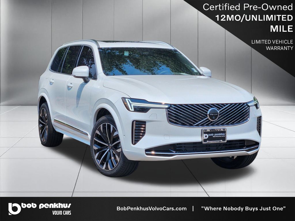 2025 Volvo XC90 B5 Plus