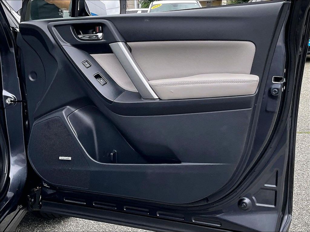 2017 Subaru Forester — photo 12