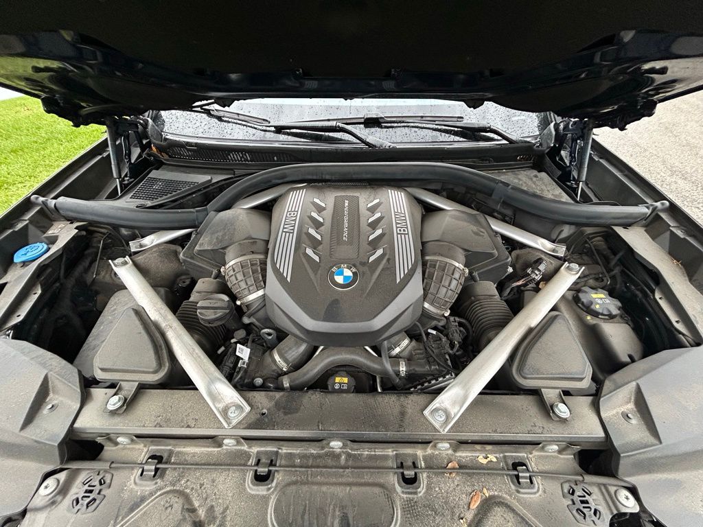 2022 BMW X7 M50i 11