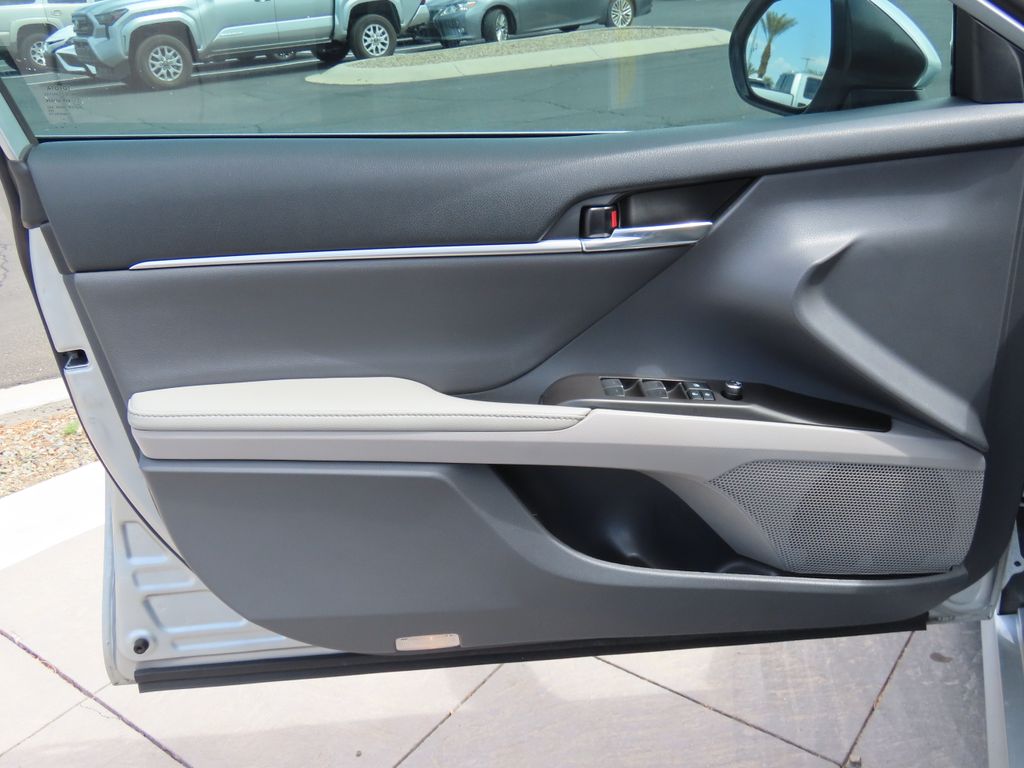 2022 Toyota Camry XLE 23