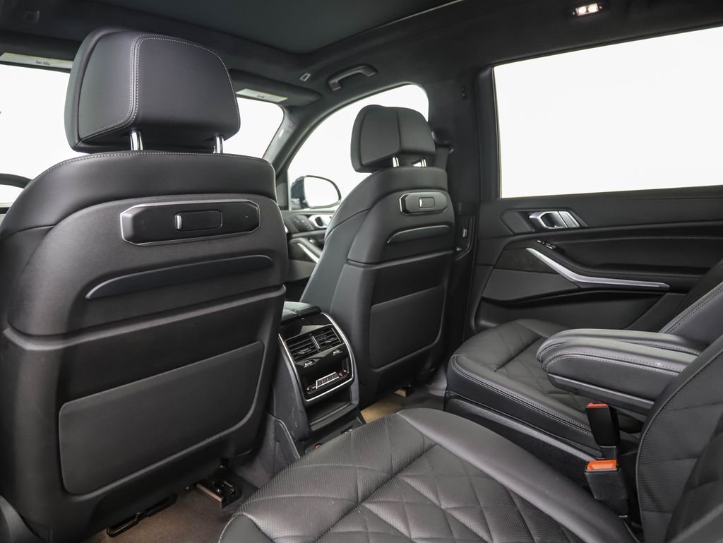 Thumbnail: 2024 BMW X7 - 20