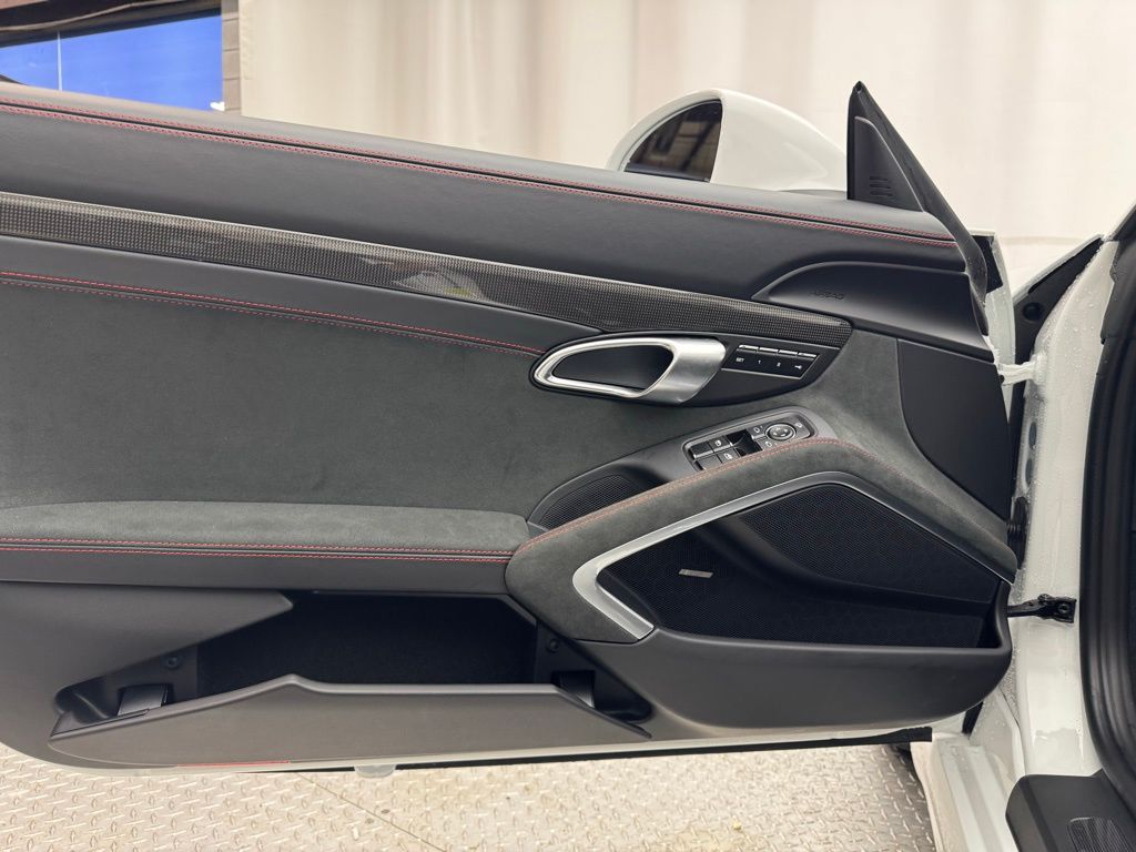 2025 Porsche 718 Boxster GTS 14