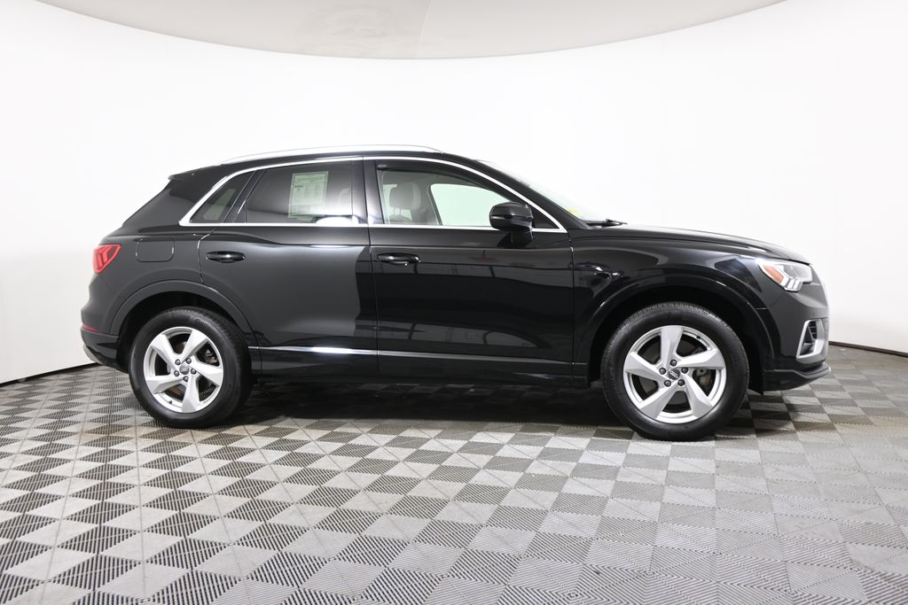 Thumbnail: 2019 Audi Q3 - 8