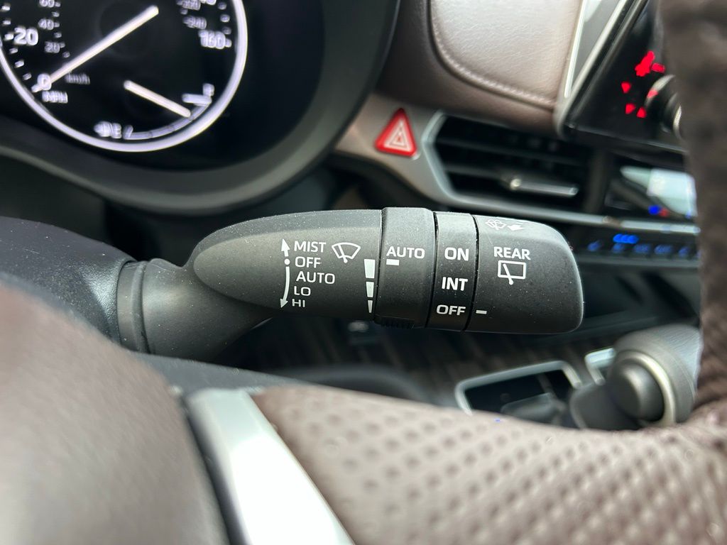 Thumbnail: 2024 Toyota Sienna - 23