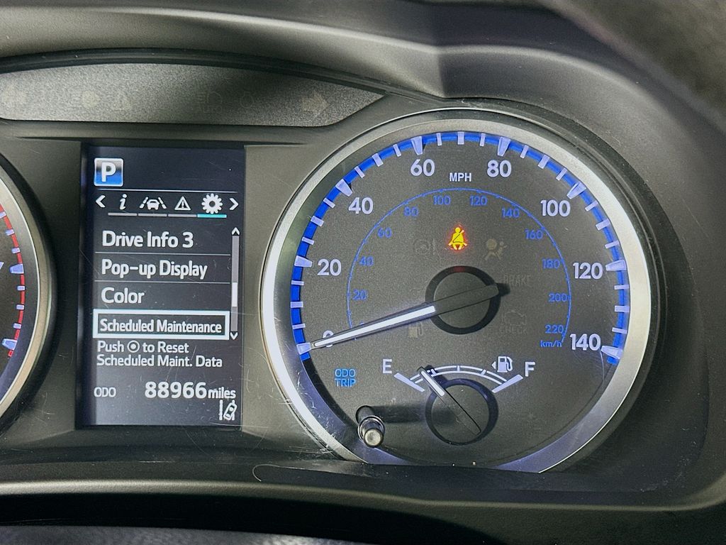 Thumbnail: 2019 Toyota Highlander - 12