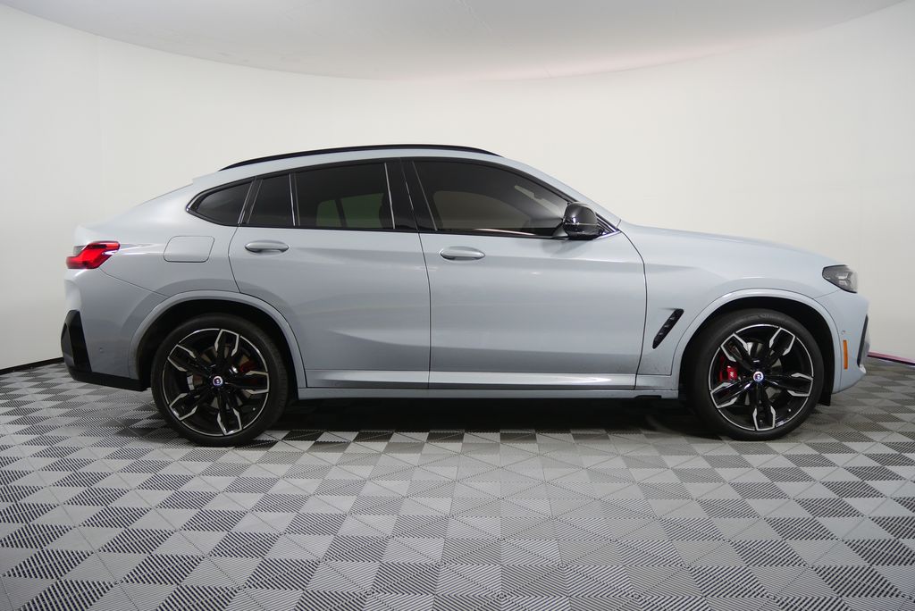Thumbnail: 2023 BMW X4 - 2
