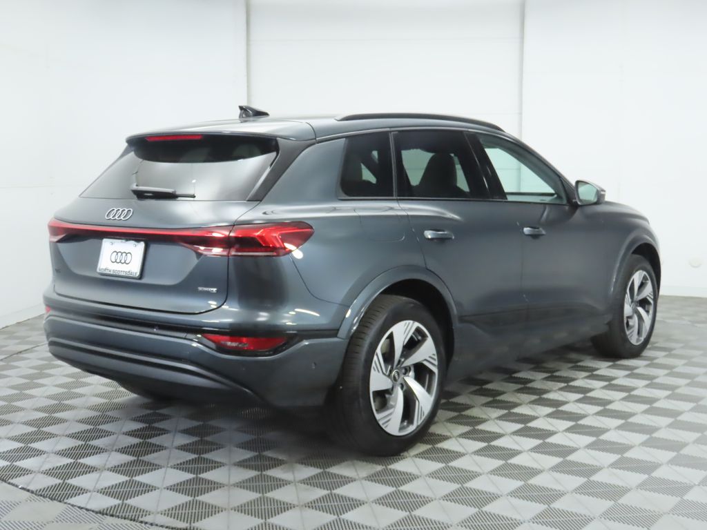 Thumbnail: 2025 Audi Q6 e-tron - 5