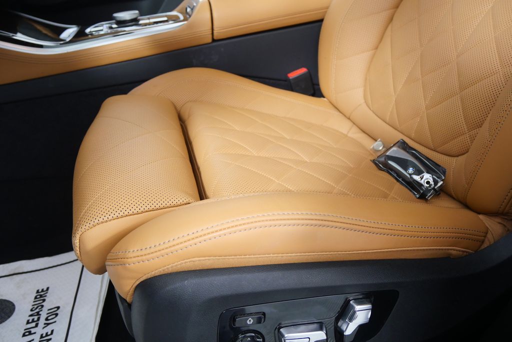 Thumbnail: 2025 BMW X5 - 10