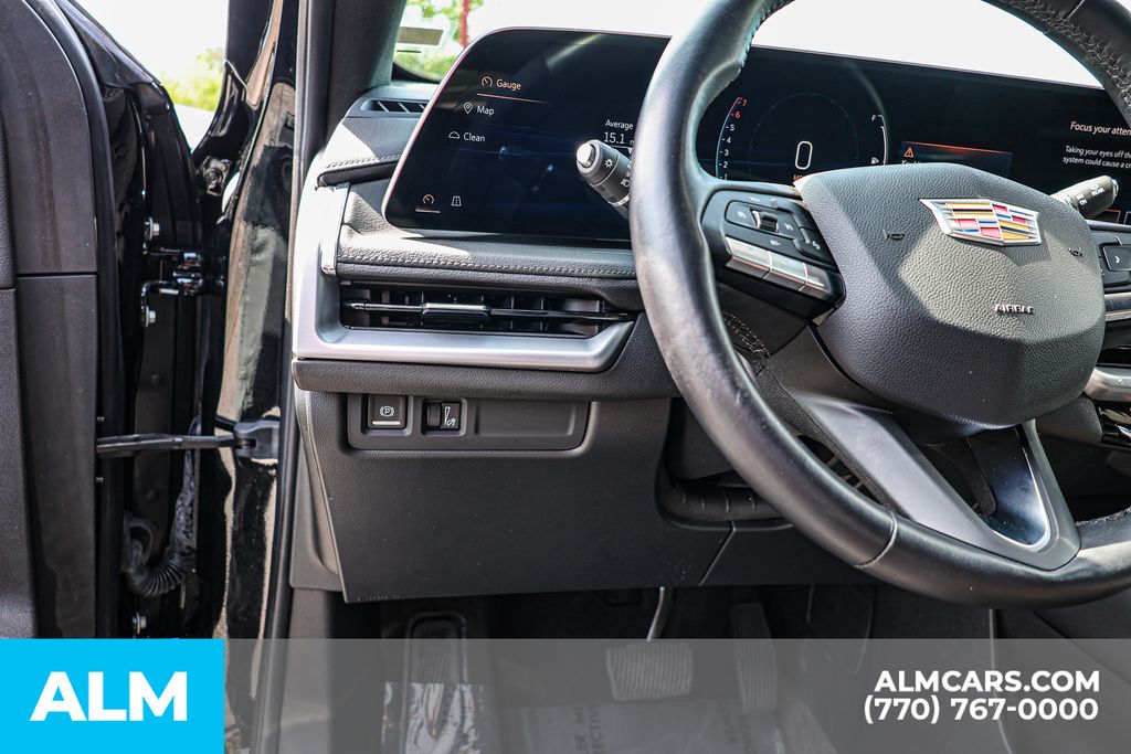 Used 2025 Black Cadillac Premium Luxury image 27