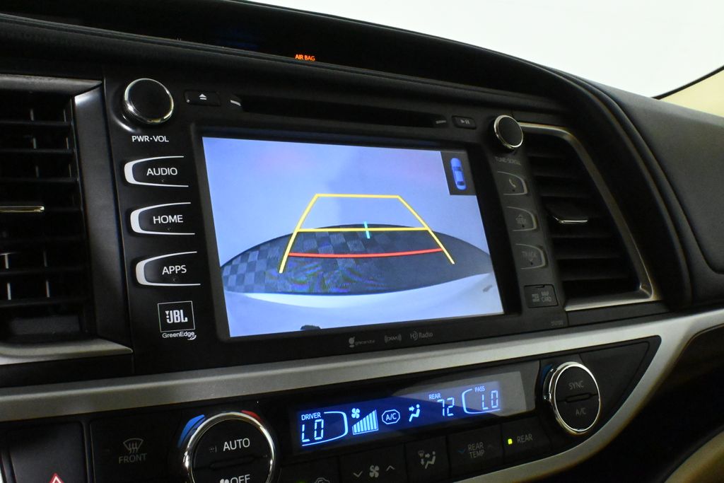 Thumbnail: 2016 Toyota Highlander - 26