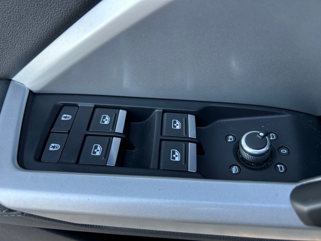 Thumbnail: 2022 Audi Q3 - 17