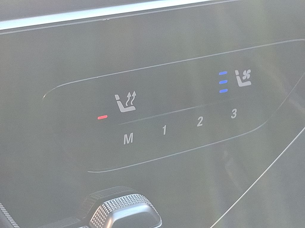 Thumbnail: 2025 Mercedes-Benz GLC - 25