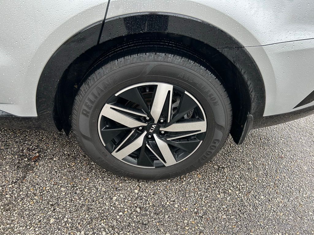 2021 Kia Sorento S 9