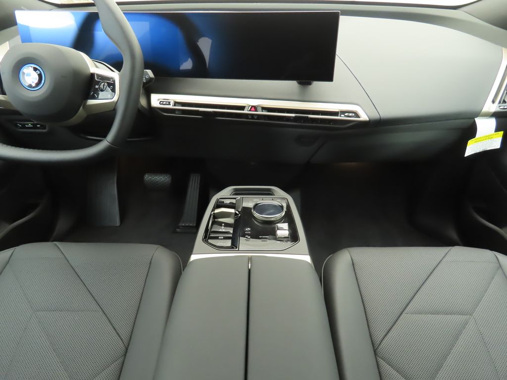 2025 BMW iX xDrive50 13