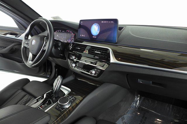 2021 BMW 5 Series 530e iPerformance 13