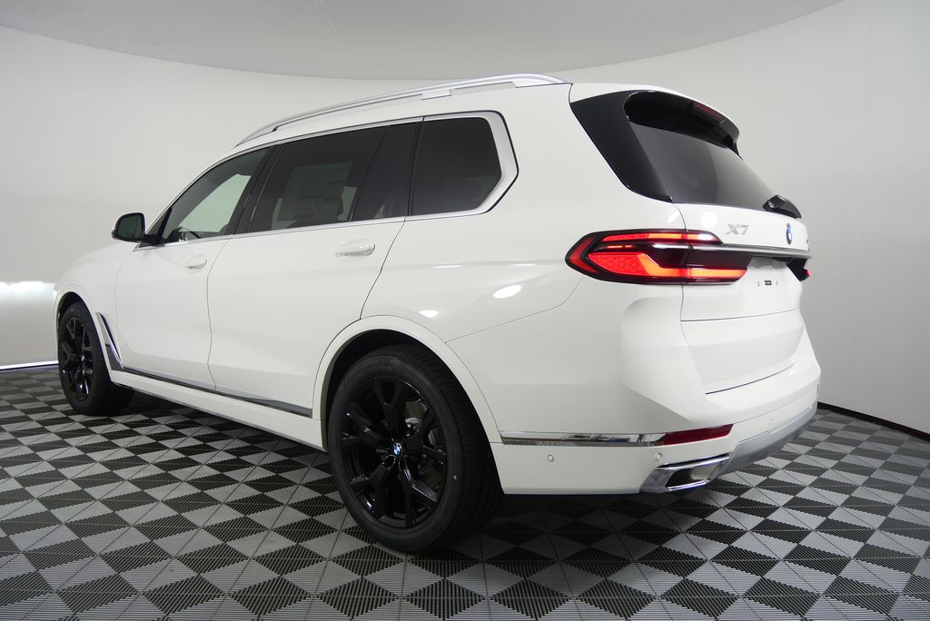 Thumbnail: 2026 BMW X7 - 5