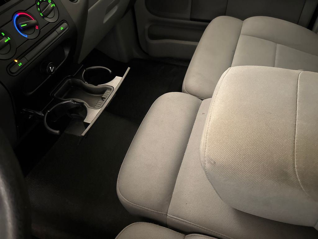Used 2006 Silver Ford XL image 26