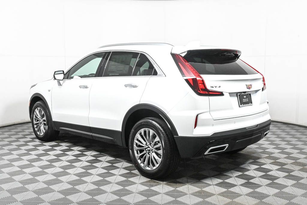 2024 Cadillac XT4 Premium Luxury 4