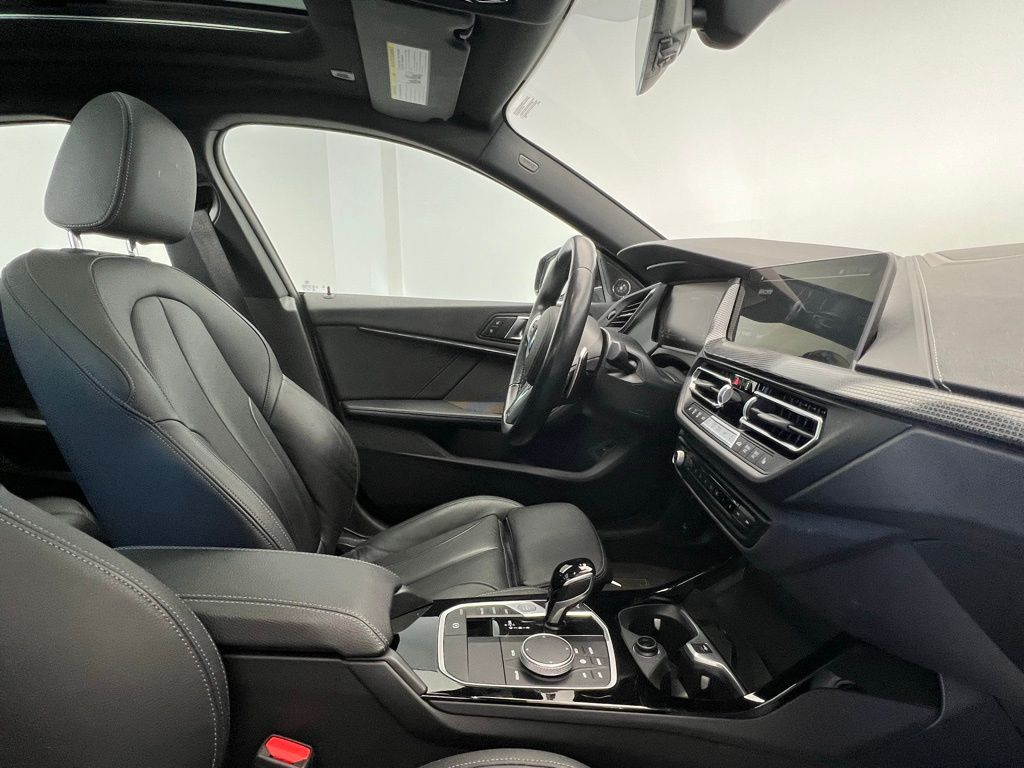 Thumbnail: 2023 BMW 2 Series - 6