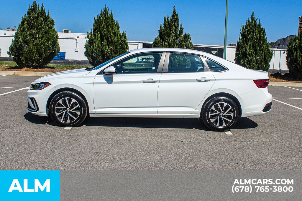 Used 2025 White Volkswagen 1.5T S image 6