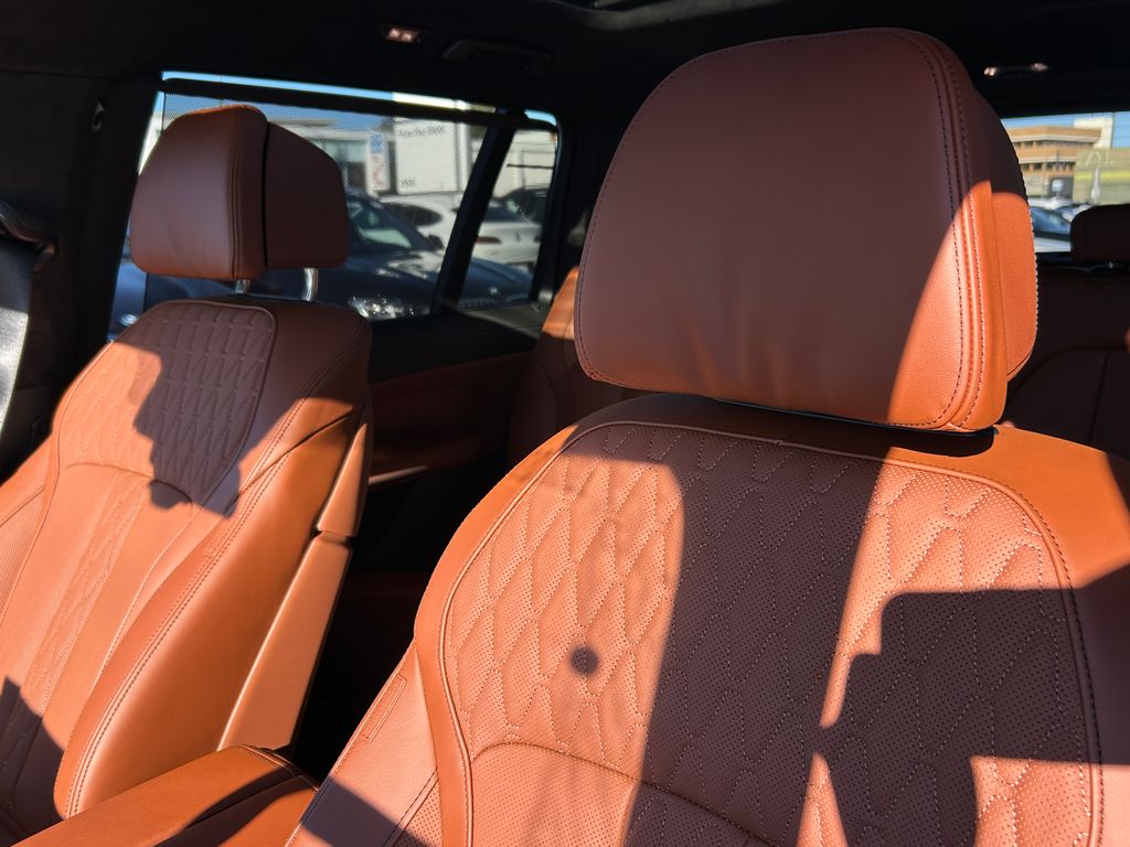 Thumbnail: 2026 BMW X7 - 14