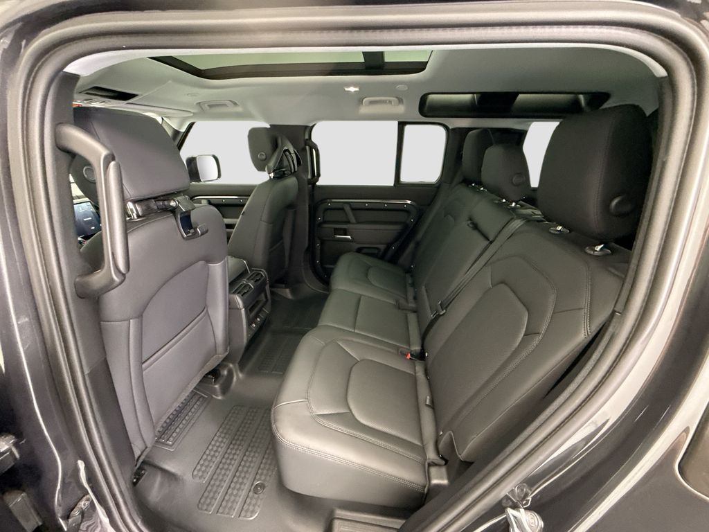 Thumbnail: 2025 Land Rover Defender - 20