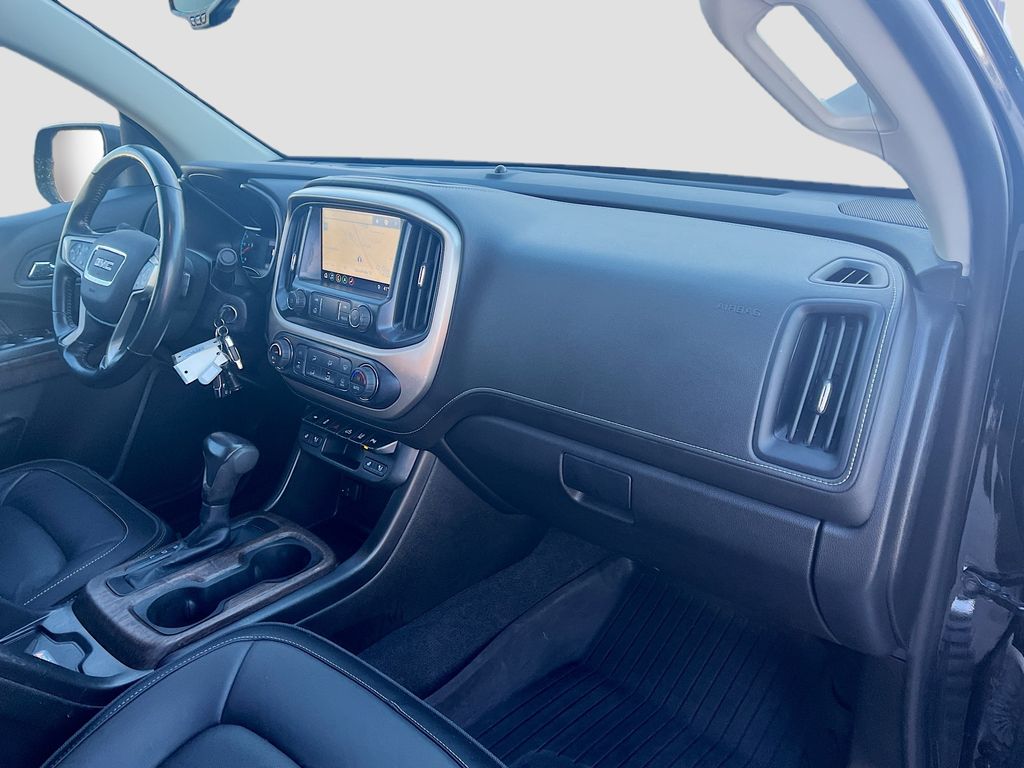 Used 2021 Black GMC Denali image 28