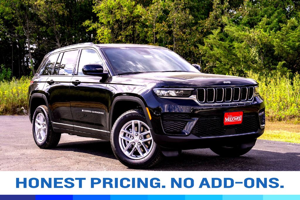 New Car 2025 Jeep Grand Cherokee  Laredo X For Sale Under $35,000 In Taylor, Texas