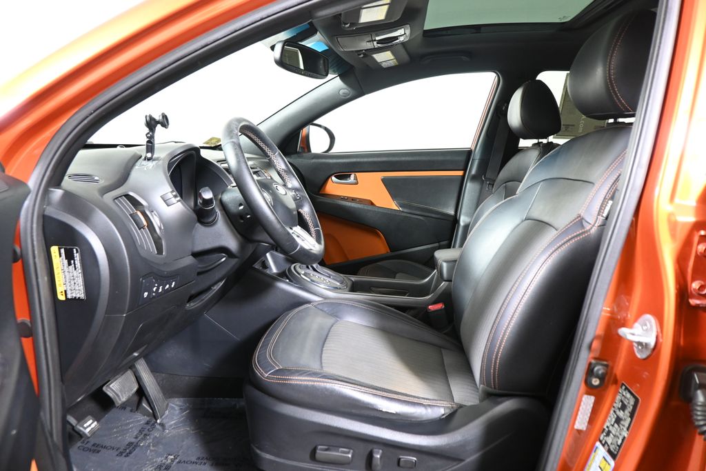 Thumbnail: 2011 Kia Sportage - 3