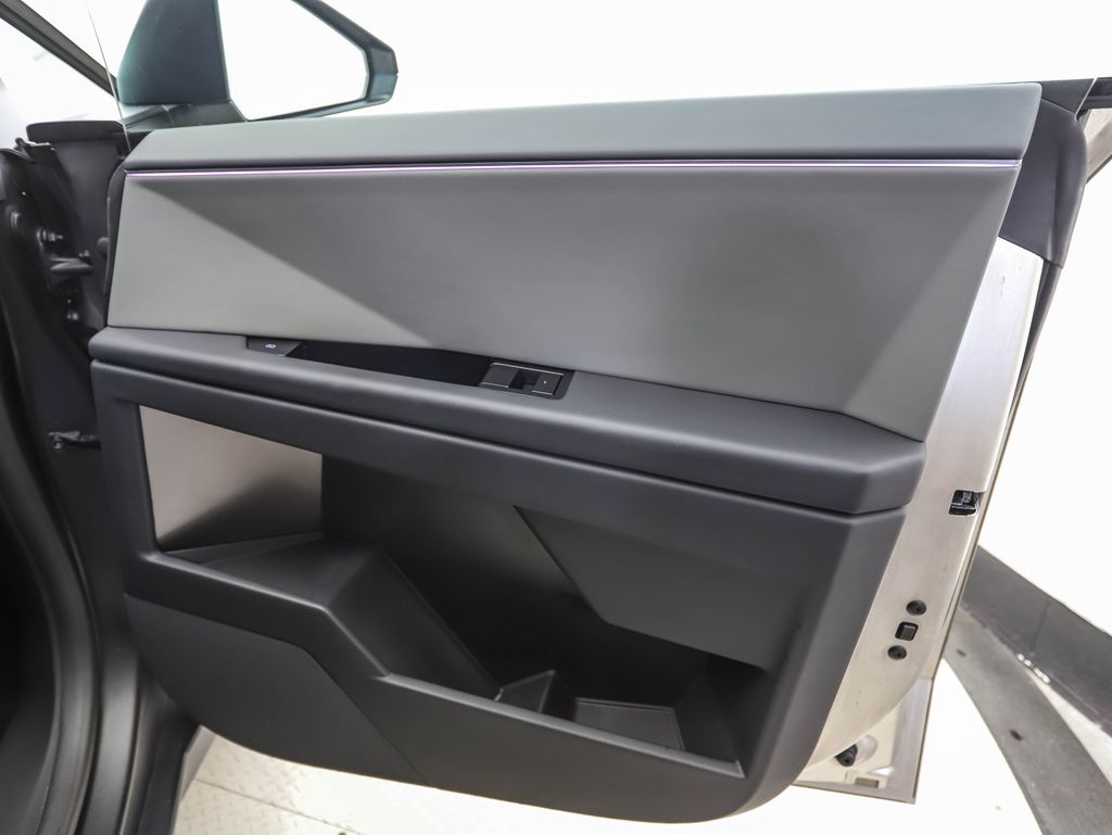 2024 Tesla Cybertruck  24