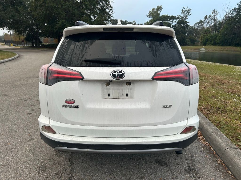 Thumbnail: 2018 Toyota RAV4 - 4