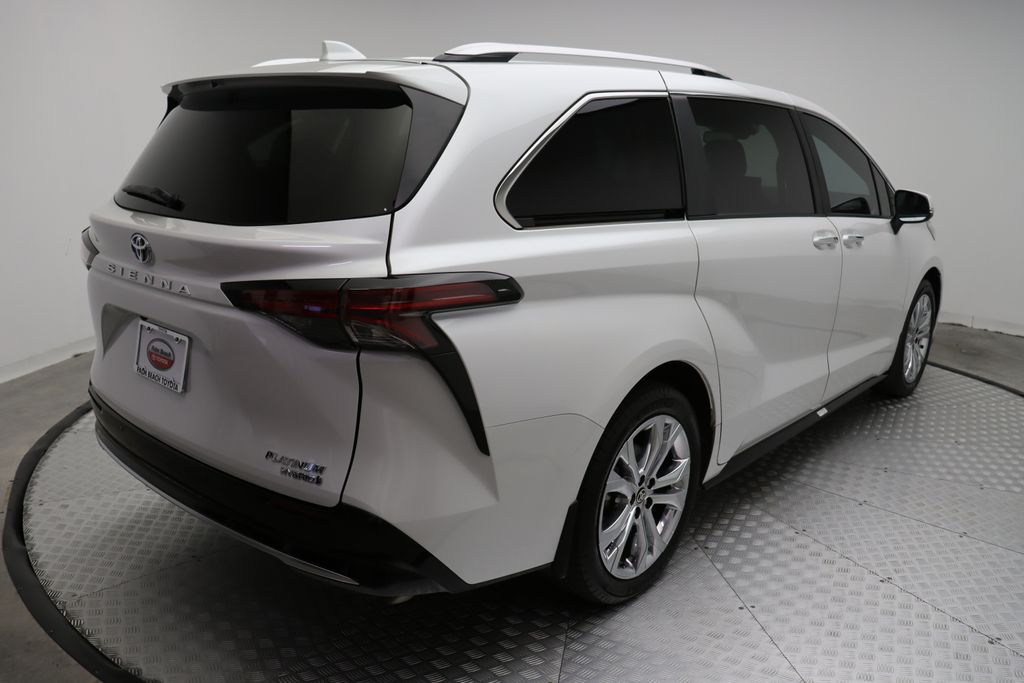 2024 Toyota Sienna Platinum 8